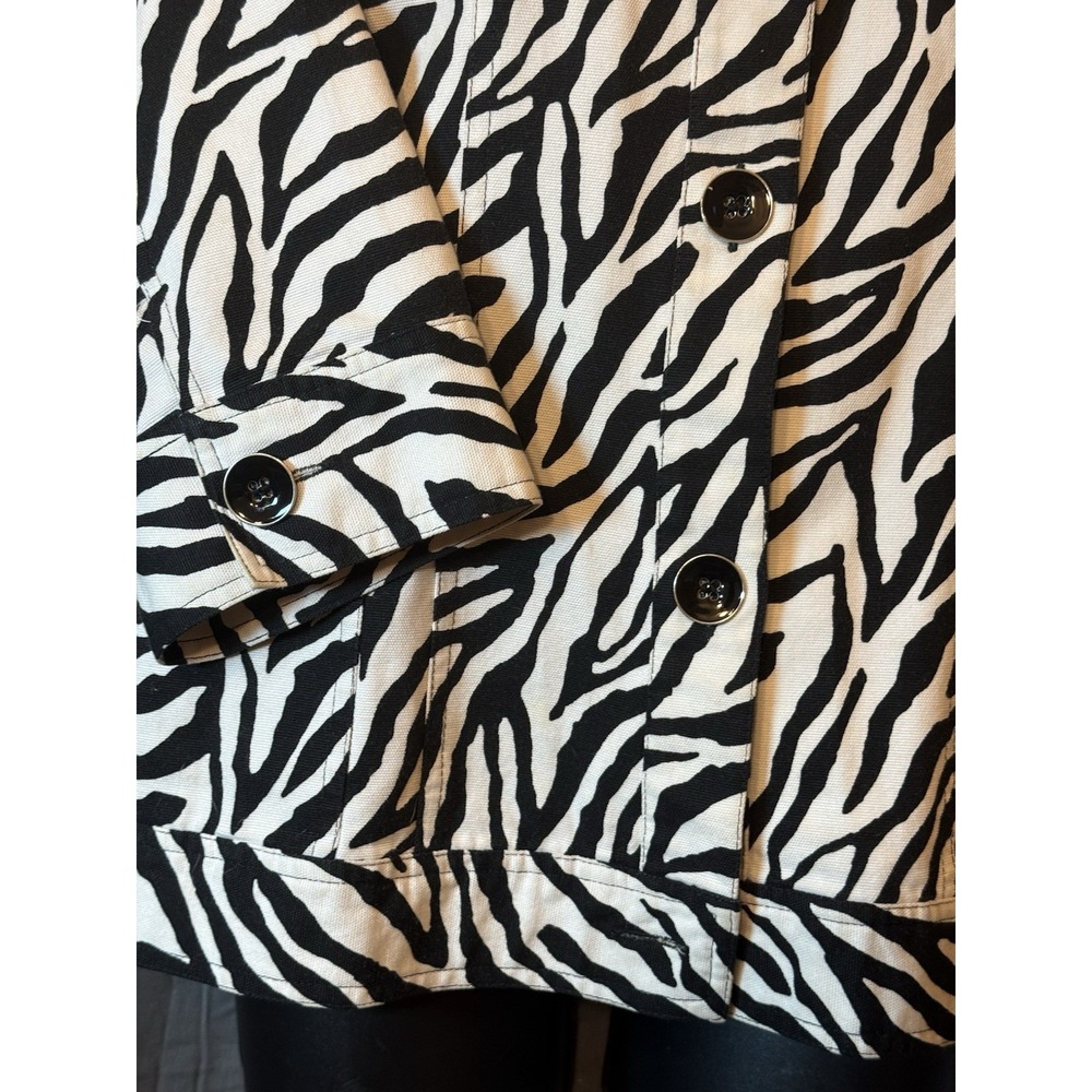 Chico's  Women's Size 2 (Ladies‎ 12) Zebra Black & White Print Jacket Button Up - Picture 9 of 14